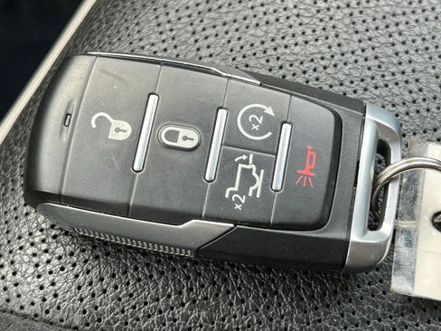 Used 2019 RAM 1500 Laramie AWD/4WD image 41
