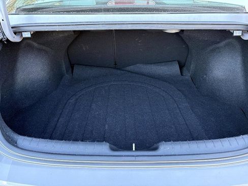 Used 2023 Hyundai Elantra Limited image 11