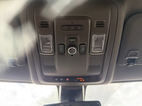 Used 2022 Chevrolet Tahoe LT w/ Luxury Package AWD/4WD image 35