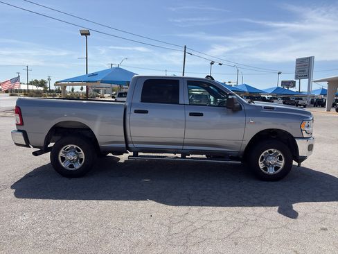 Used 2024 RAM 2500 Tradesman w/ Chrome Appearance Group AWD/4WD image 4