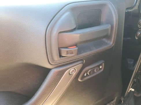 Used 2015 Jeep Wrangler Unlimited Sport w/ Quick Order Package 24S image 27