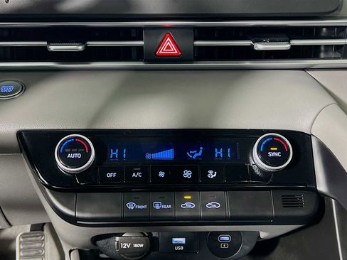 Certified 2025 Hyundai Elantra Sport image 15