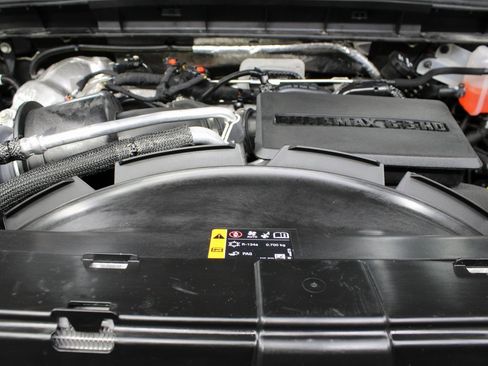 Used 2024 GMC Sierra 2500 AT4 image 32