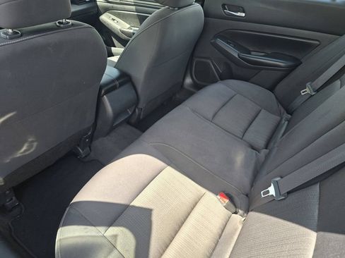Used 2022 Nissan Altima 2.5 S FWD image 12