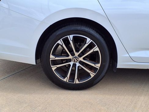 Used 2024 Volkswagen Jetta Sport FWD image 9