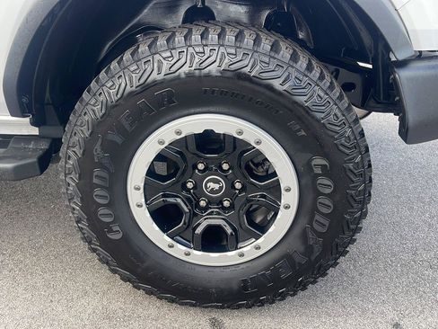 Used 2023 Ford Bronco Big Bend w/ Sasquatch Package AWD/4WD image 12
