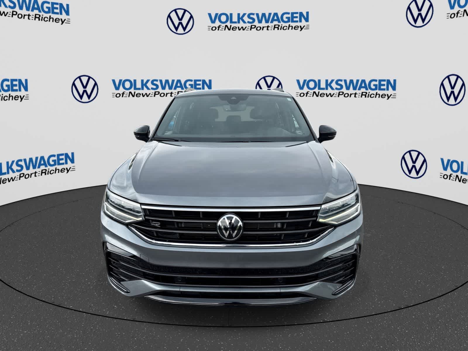 Used 2024 Volkswagen Tiguan SE R-Line FWD image 17