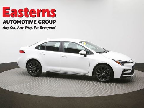 Used 2025 Toyota Corolla SE image 46