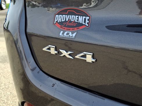 Used 2024 Jeep Compass Latitude AWD/4WD image 31