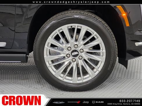 Used 2026 Cadillac Escalade Luxury AWD/4WD image 9