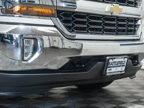 Used 2018 Chevrolet Silverado 1500 LT w/ LT Eassist Package image 14