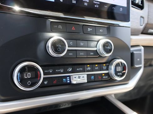 Used 2024 Ford Expedition Limited AWD/4WD image 38