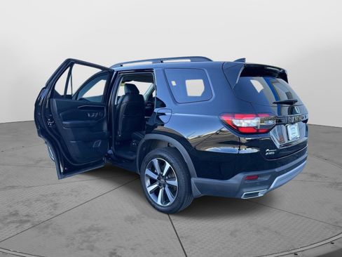 Certified 2023 Honda Pilot Touring image 25