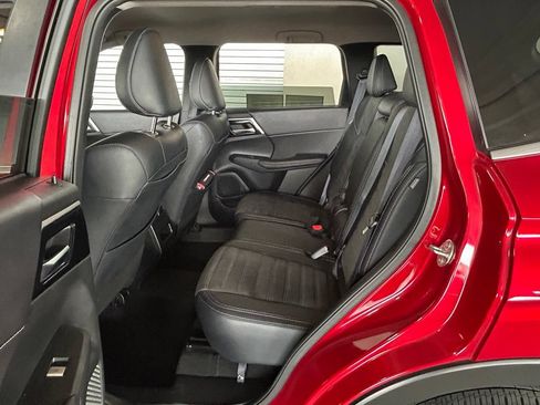 Used 2024 Mitsubishi Outlander SE Black Edition FWD image 47