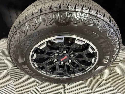Used 2026 GMC Canyon AT4 image 21