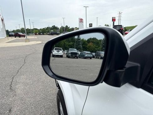 Used 2026 Toyota Tacoma SR5 AWD/4WD image 6