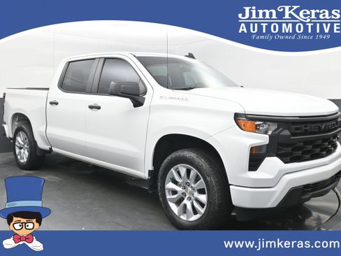 Used 2023 Chevrolet Silverado 1500 Custom image 1