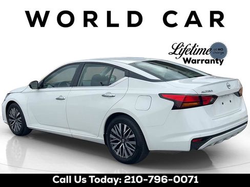 Used 2025 Nissan Altima 2.5 SV FWD image 5