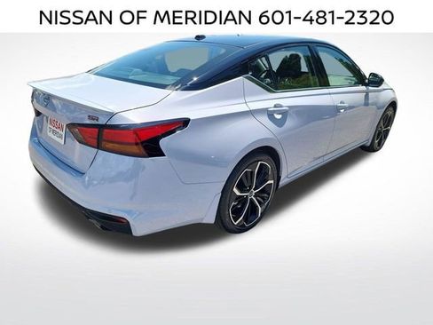 New 2026 Nissan Altima 2.5 SR w/ SR Premium Package FWD image 5