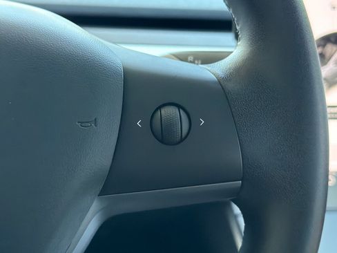 Used 2020 Tesla Model 3 Standard Range RWD image 30