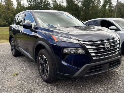 Used 2025 Nissan Rogue SV AWD/4WD image 1