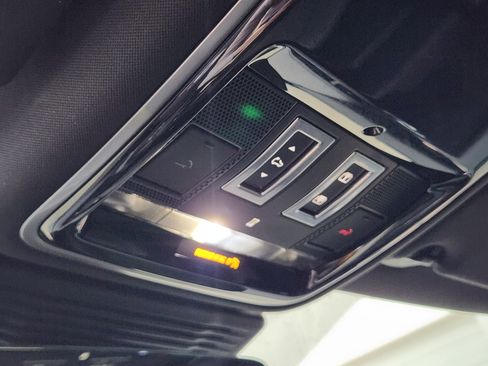 Certified 2026 Land Rover Range Rover Velar Dynamic SE image 26