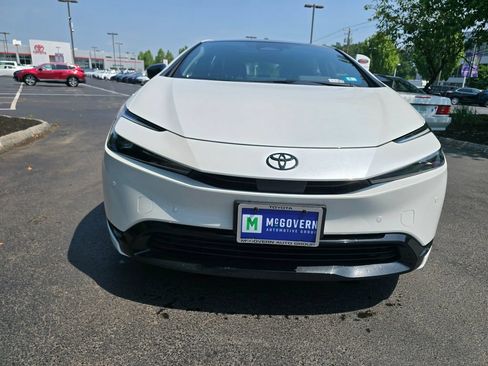 Used 2025 Toyota Prius AWD image 10