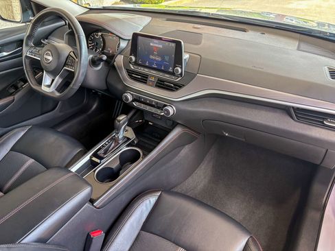 Used 2024 Nissan Altima 2.5 SR FWD image 21