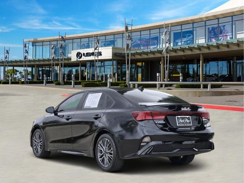 Used 2023 Kia Forte GT-Line w/ GT-Line Technology Package image 4