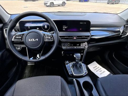 Used 2024 Kia Seltos S FWD image 3