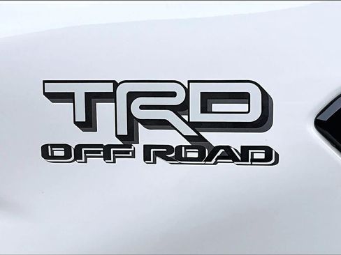 Certified 2024 Toyota Tacoma TRD Off-Road AWD/4WD image 10