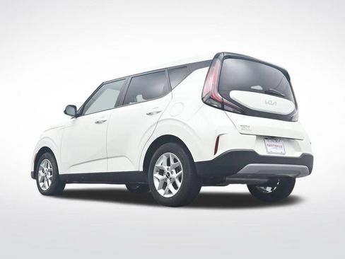 Used 2025 Kia Soul LX w/ LX Technology Package FWD image 36