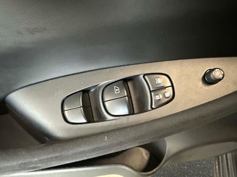 Used 2017 Nissan Leaf S w/ Charge Package image 18