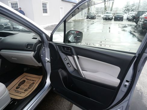 Used 2015 Subaru Forester 2.5i Premium image 19