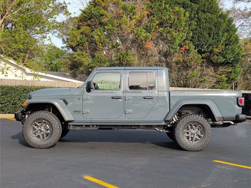 New 2026 Jeep Gladiator Sport AWD/4WD image 2