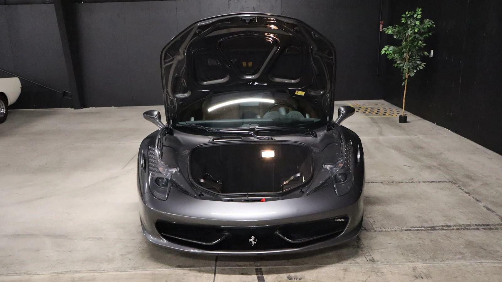 Used 2012 Ferrari 458 Italia Coupe RWD image 36