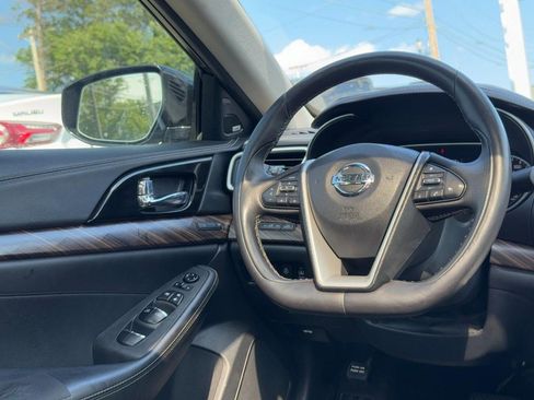 Used 2017 Nissan Maxima Platinum FWD image 13