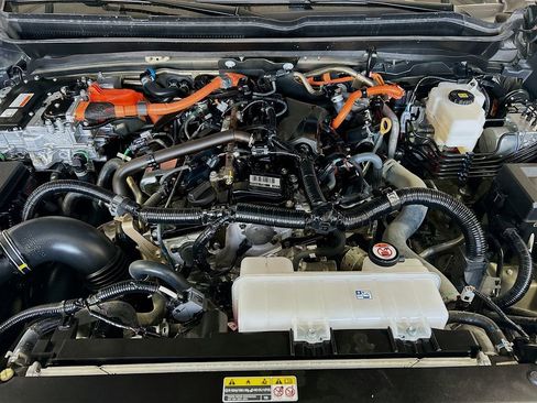 Used 2025 Toyota Tacoma Limited AWD/4WD image 27