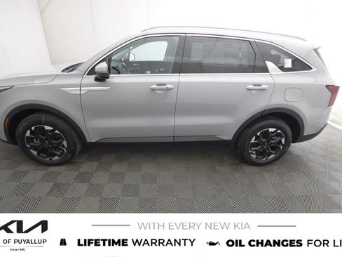 New 2026 Kia Sorento S image 8
