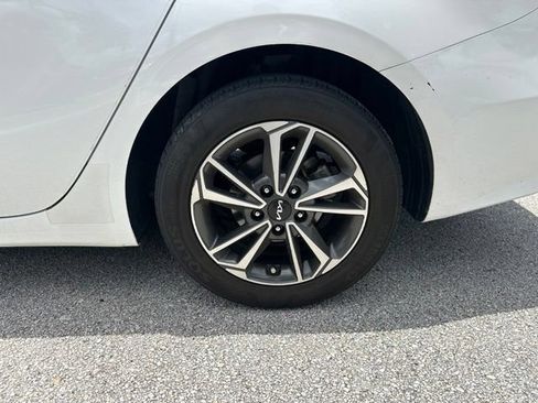 Used 2023 Kia Forte LXS w/ LXS Technology Package FWD image 25