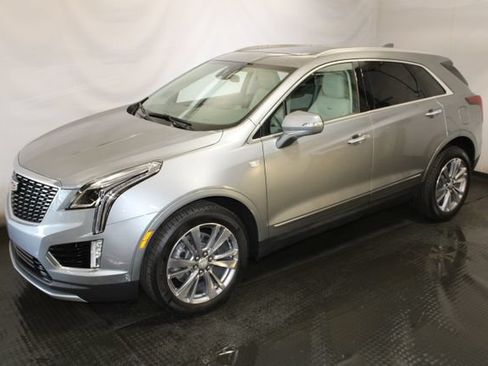 Certified 2023 Cadillac XT5 Premium Luxury AWD/4WD image 2