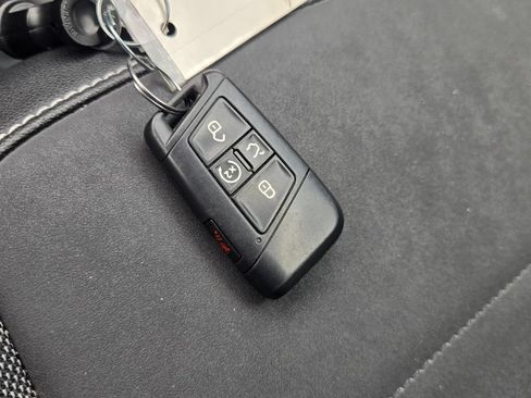 Certified 2023 Volkswagen Taos SE FWD image 18