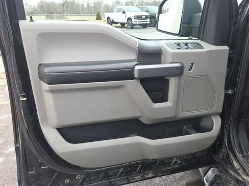 Used 2018 Ford F150 XLT w/ Equipment Group 302A Luxury image 25