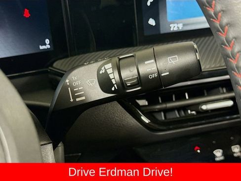 Used 2025 Nissan Kicks SR FWD image 15