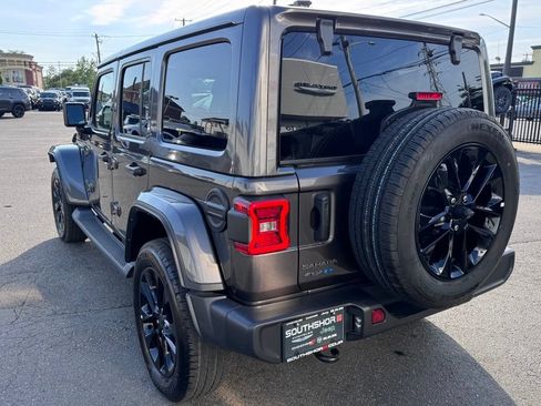 Used 2025 Jeep Wrangler Unlimited Sahara AWD/4WD image 5
