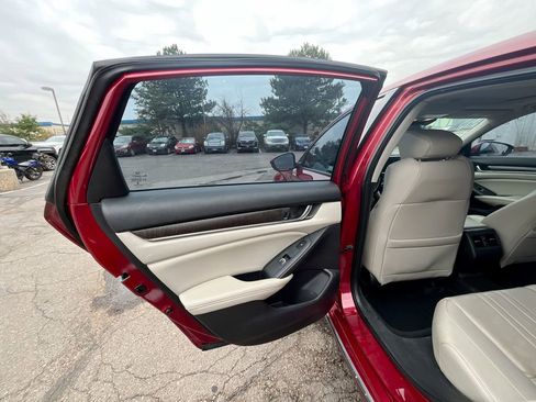 Used 2019 Honda Accord Touring image 19