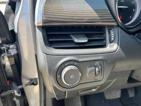 Used 2019 Buick Envision Preferred FWD image 12
