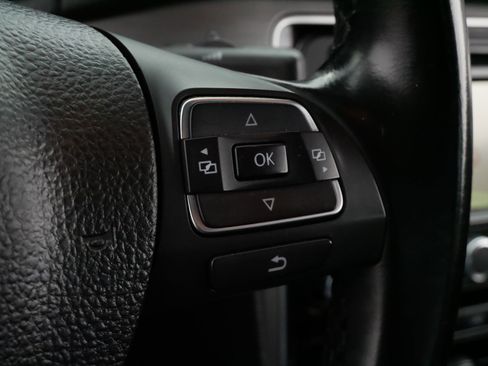 Used 2015 Volkswagen Passat 1.8T SE image 25