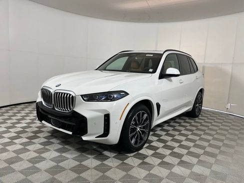 Used 2026 BMW X5 xDrive40i AWD/4WD image 3