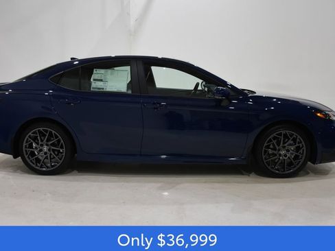 New 2026 Toyota Camry SE image 3